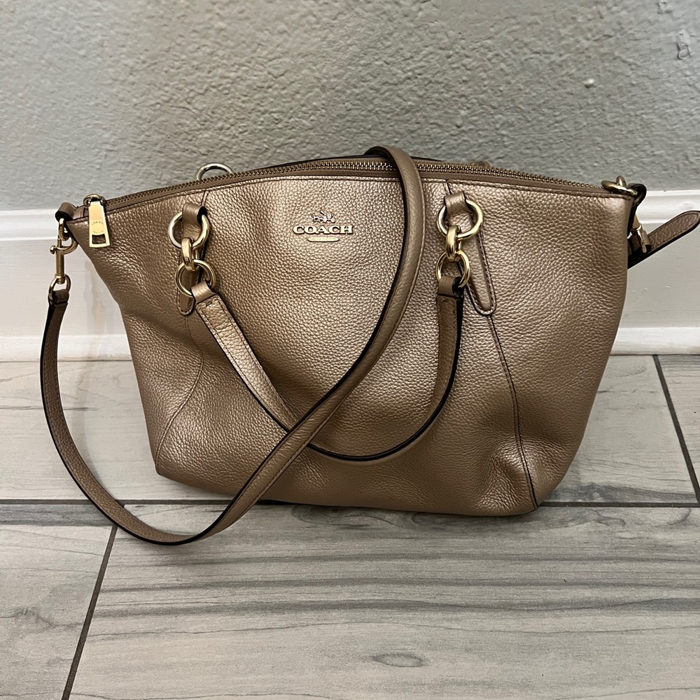 Beautiful Coach Metallic Gold Kelsey Satchel Purse
